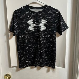 Under Armour youth size large black & gray shirt.